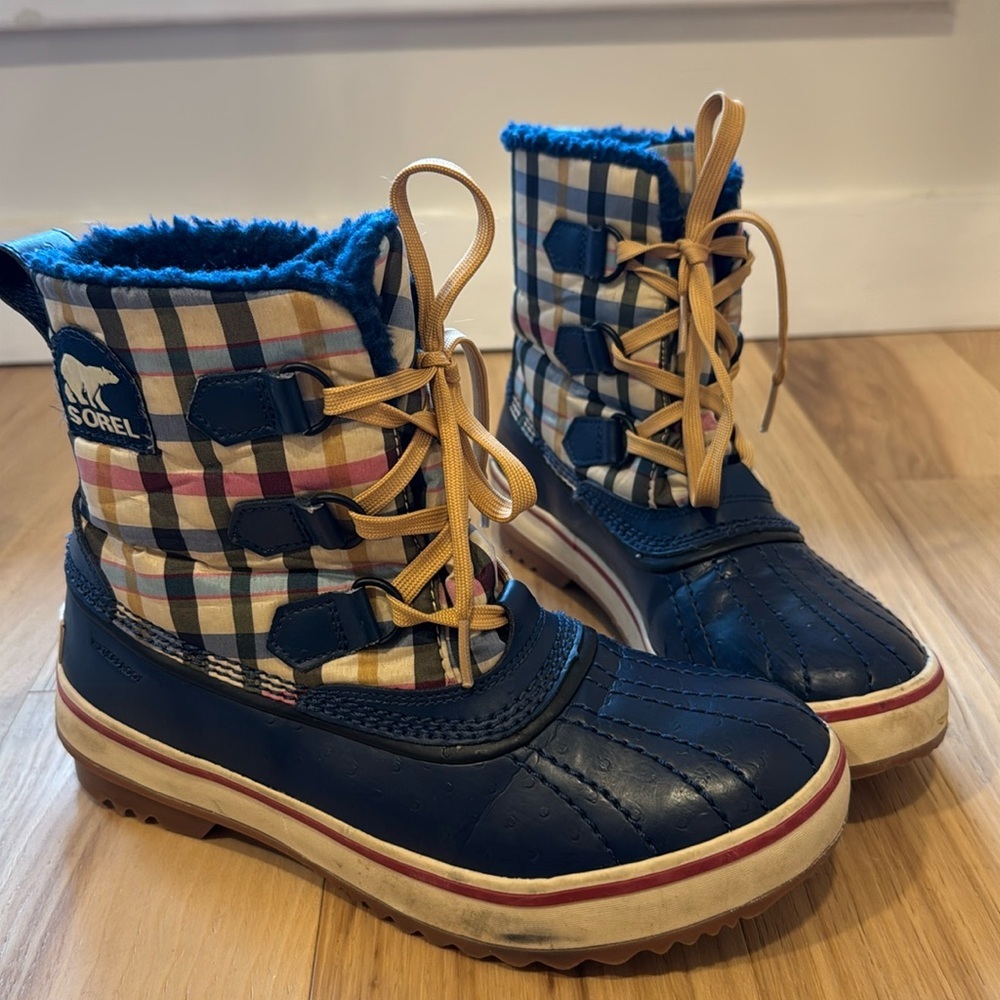 Sorel Women's Tivoli Plaid Waterproof Winter Boots- Size 6.5